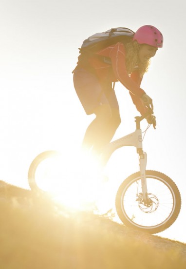 Frau beim Biken © Flachau Tourismus