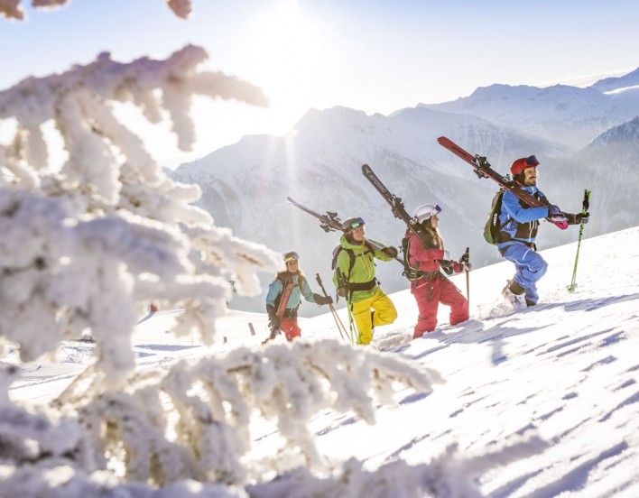 Skitouren mit Freunden © Flachau Tourismus